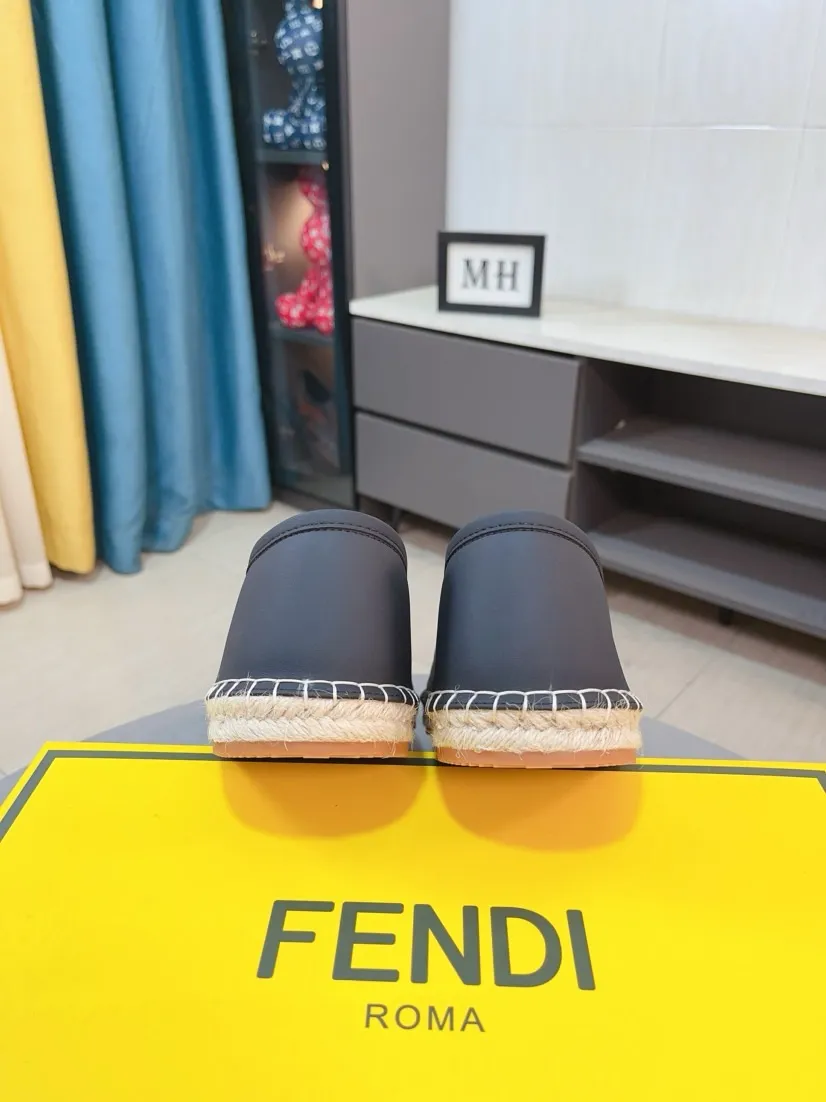 Men's shoes 💰400🌸🌸[FENDI] Fendi 💫Men's latest slip-on Loaf casual shoes ✔️The original one-to-one replica is available at the counter at the same time🏍️Fabrics: Italian imported fabrics, pure hand-pulled threads, raw rubber breathable and non-slip outsole, lining breathable and comfortable lambskin, density 100% comfortable, original rubber outsole wear-resistant ✔️Code number: 38-44, you deserve it, (Note: 45 can be customized, non-refundable and non-exchangeable)